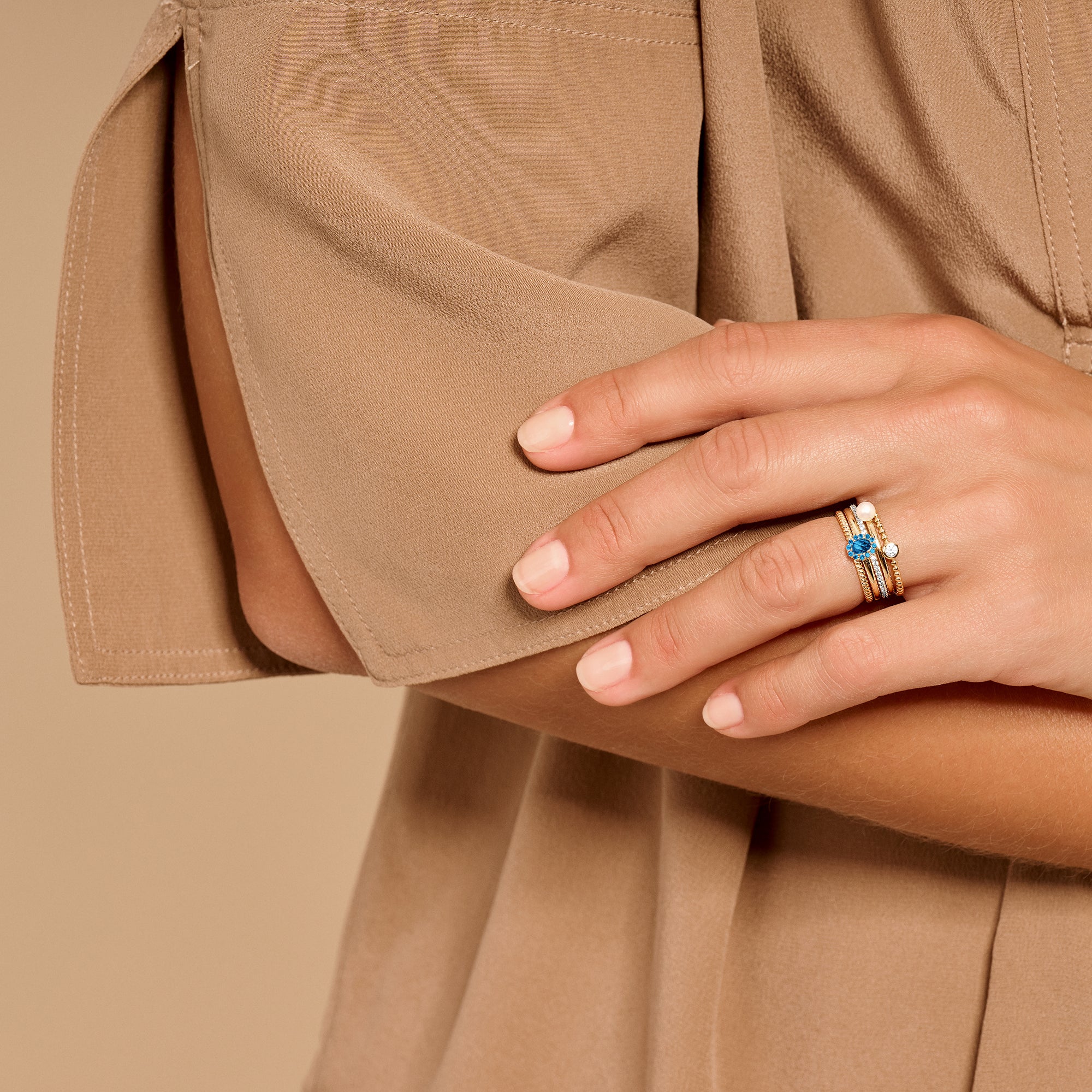 Blush Ring 1226YLB - Geel Goud met London blue Topaz (14k)