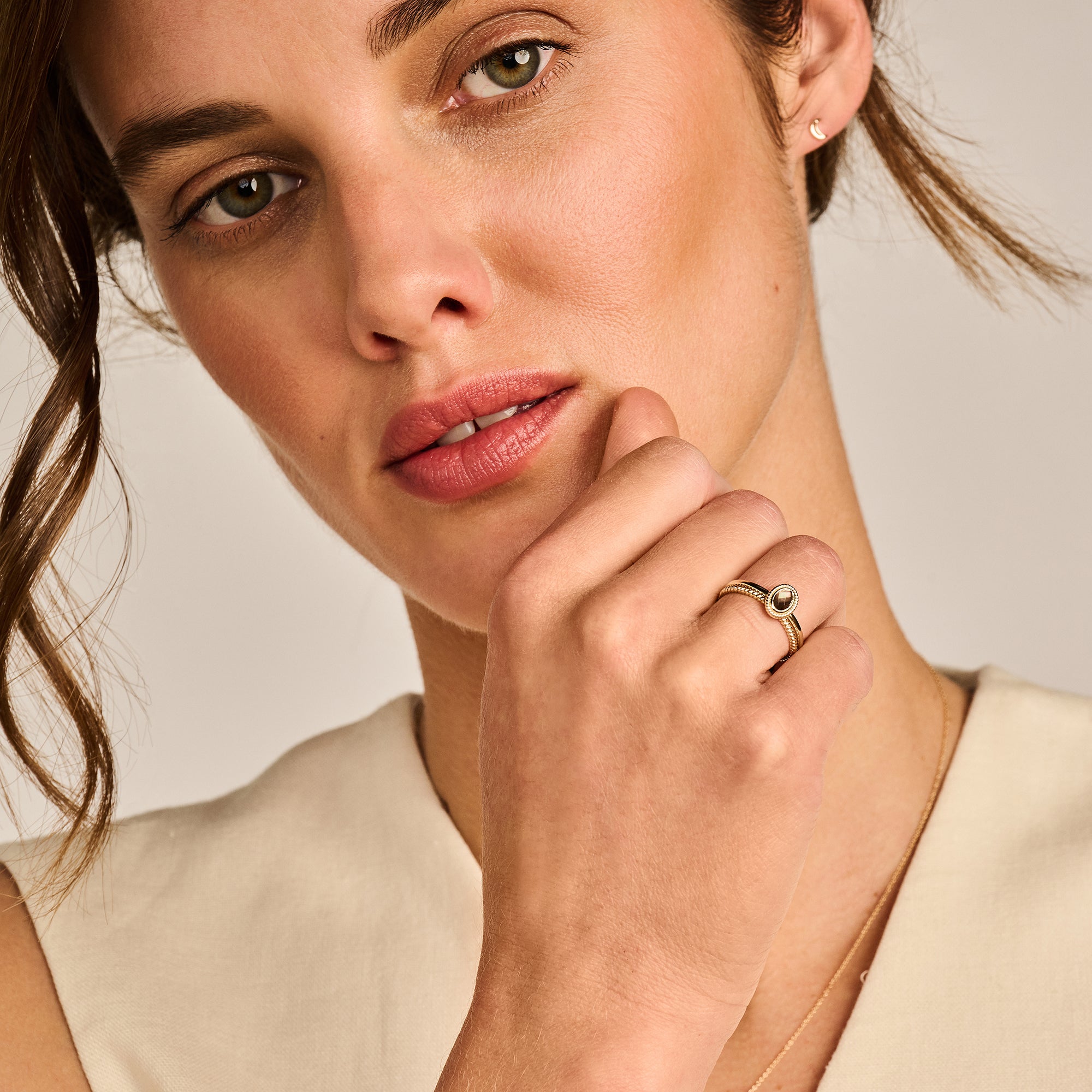 Blush Ring 1239YBQ - Geel Goud (14k) met Doublette van Black Mother of Pearl met Rock Crystal
