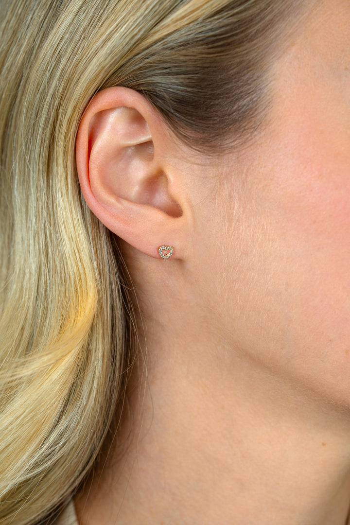 5mm ZINZI Gold 14 krt gouden oorknoppen open hartje bezet met witte zirkonia's ZGO551