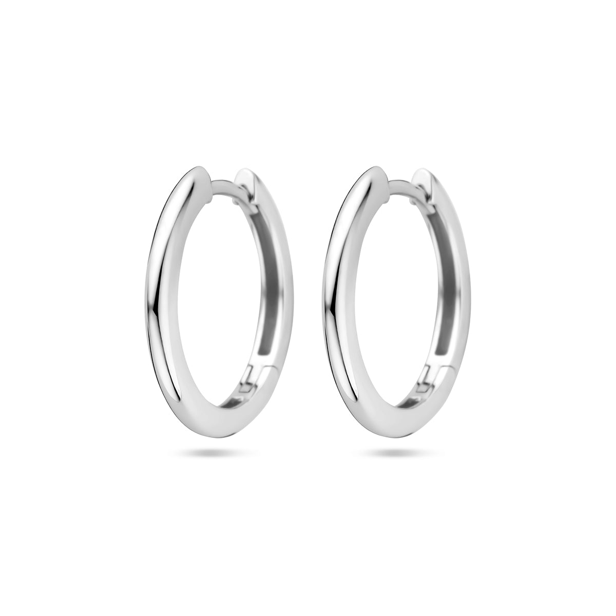 Zilveren klapoorringen| 18x2mm