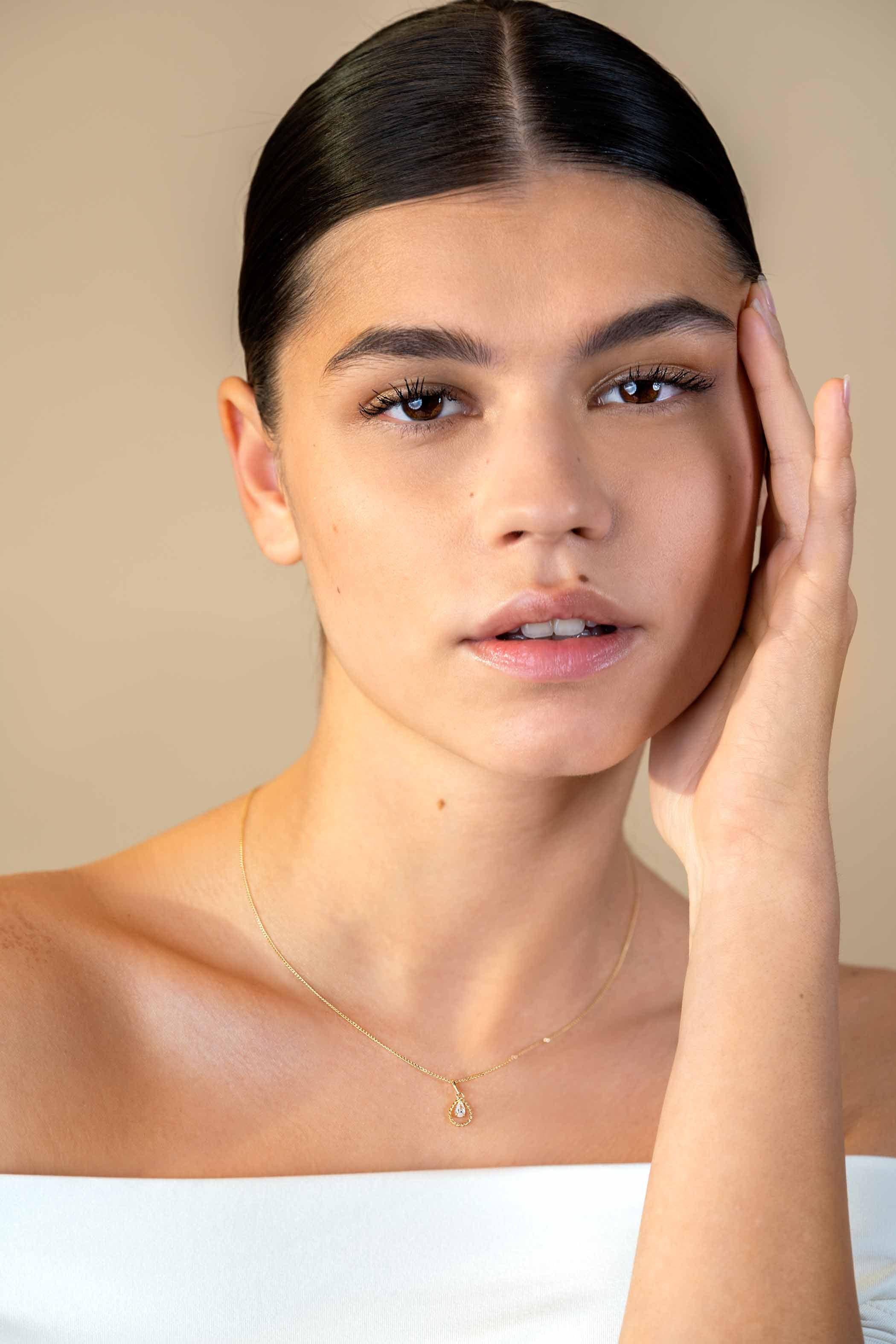 16mm ZINZI Gold 14 krt gouden hanger met open druppelvorm en peervormige witte zirconia ZGH478 (zonder collier)