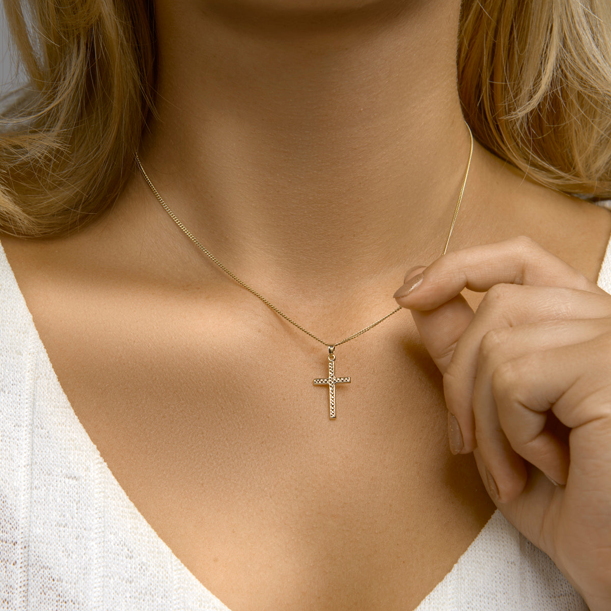 14krt geelgouden hanger kruis gediamanteerd | 13x25mm