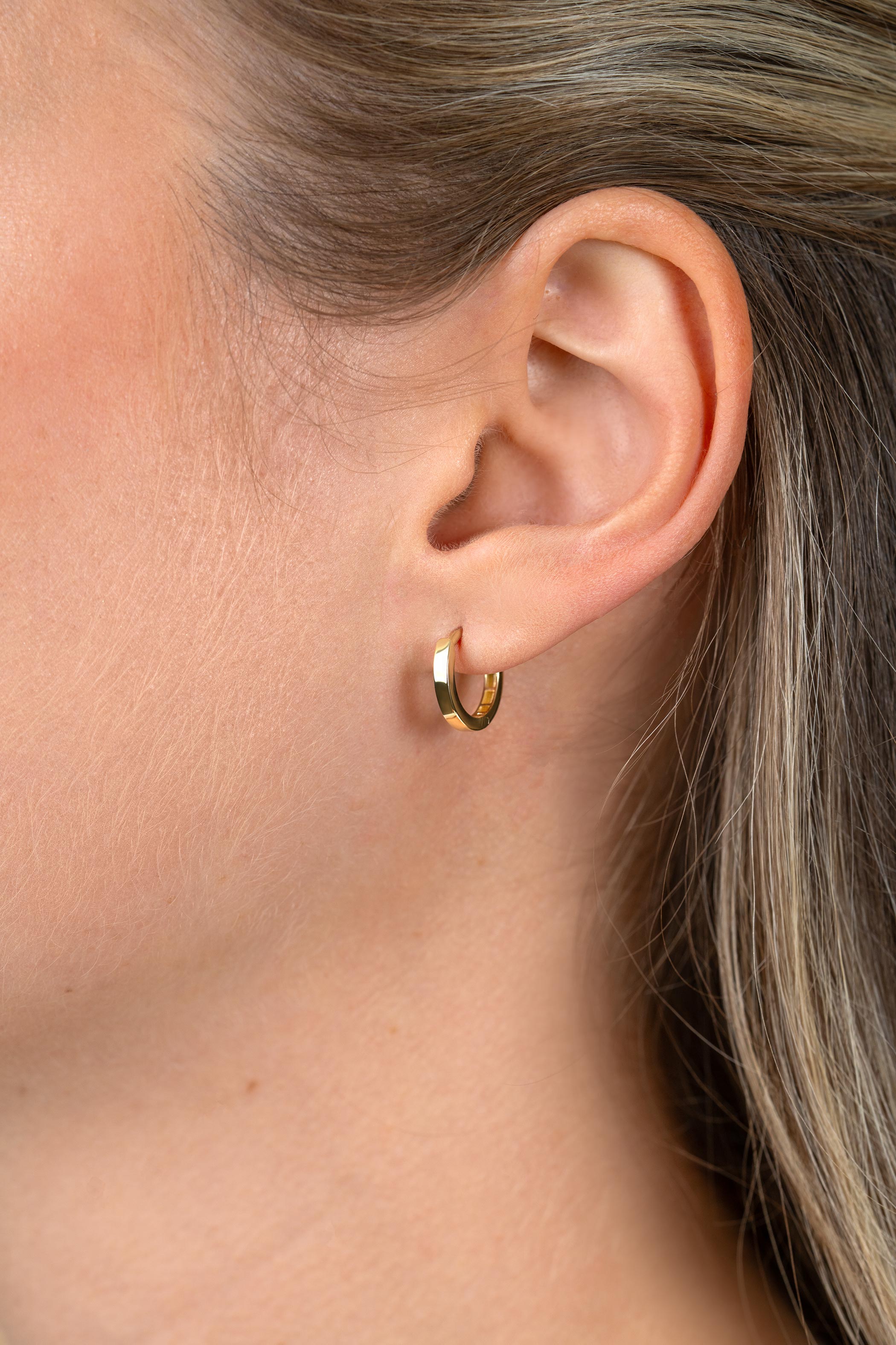 13mm ZINZI Gold 14krt gouden oorringen met luxe klapsluiting 13mm x 2mm vierkante buis ZGO570