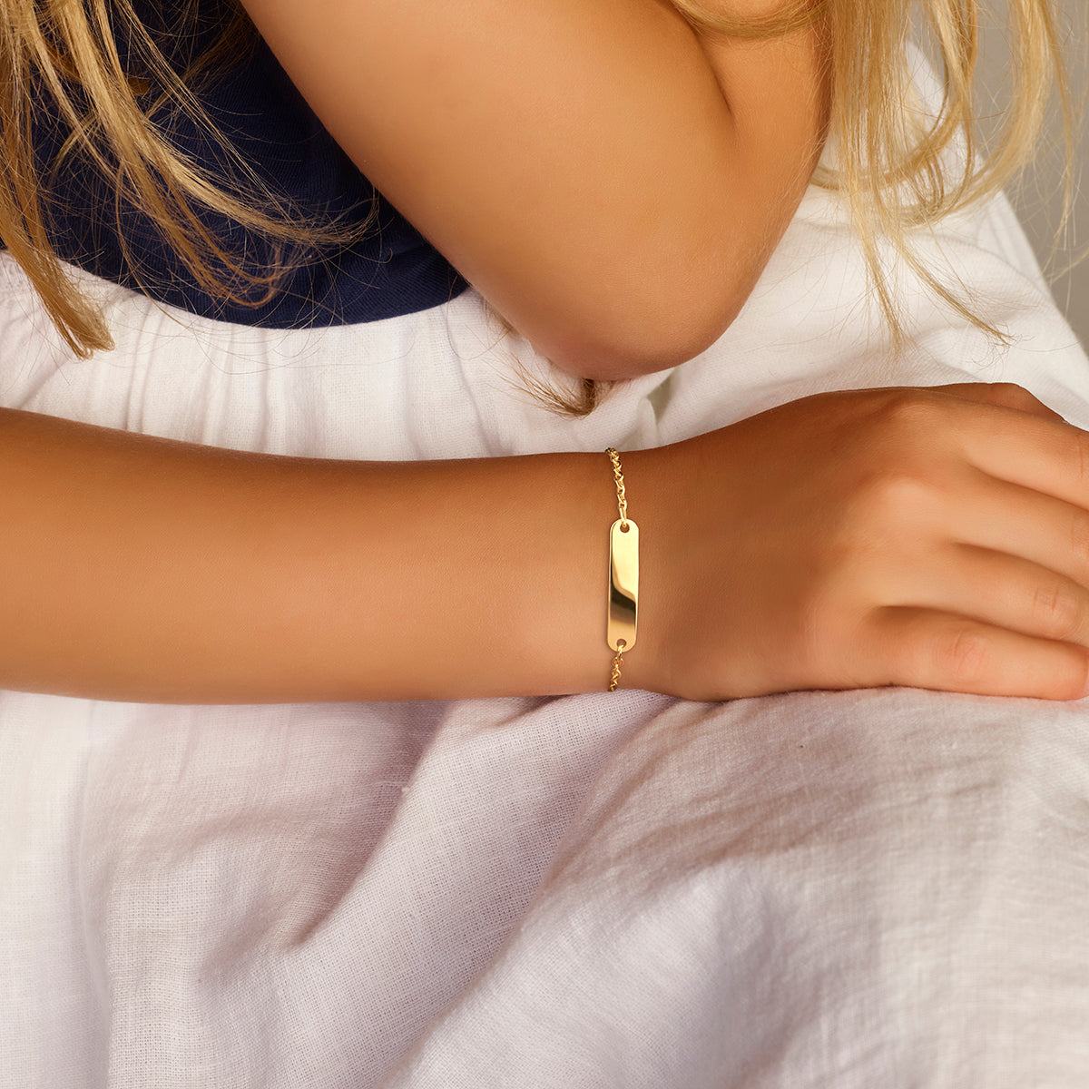 9krt geelgouden graveerarmband anker plaat 4mm | 11-13cm