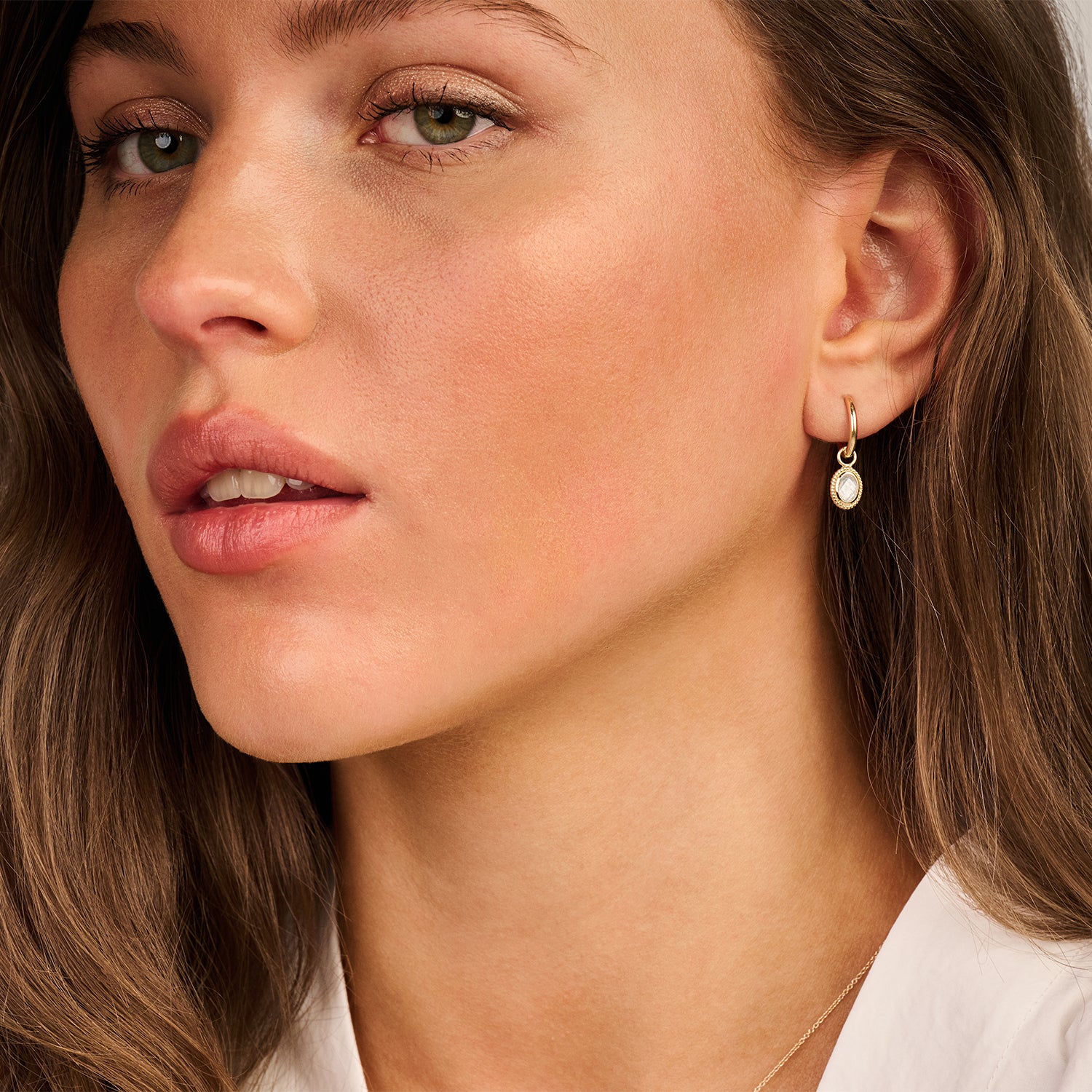 Blush Oorhangers 9091YMQ - Geel Goud (14k) met Doublette van Mother of Pearl met Rock Crystal