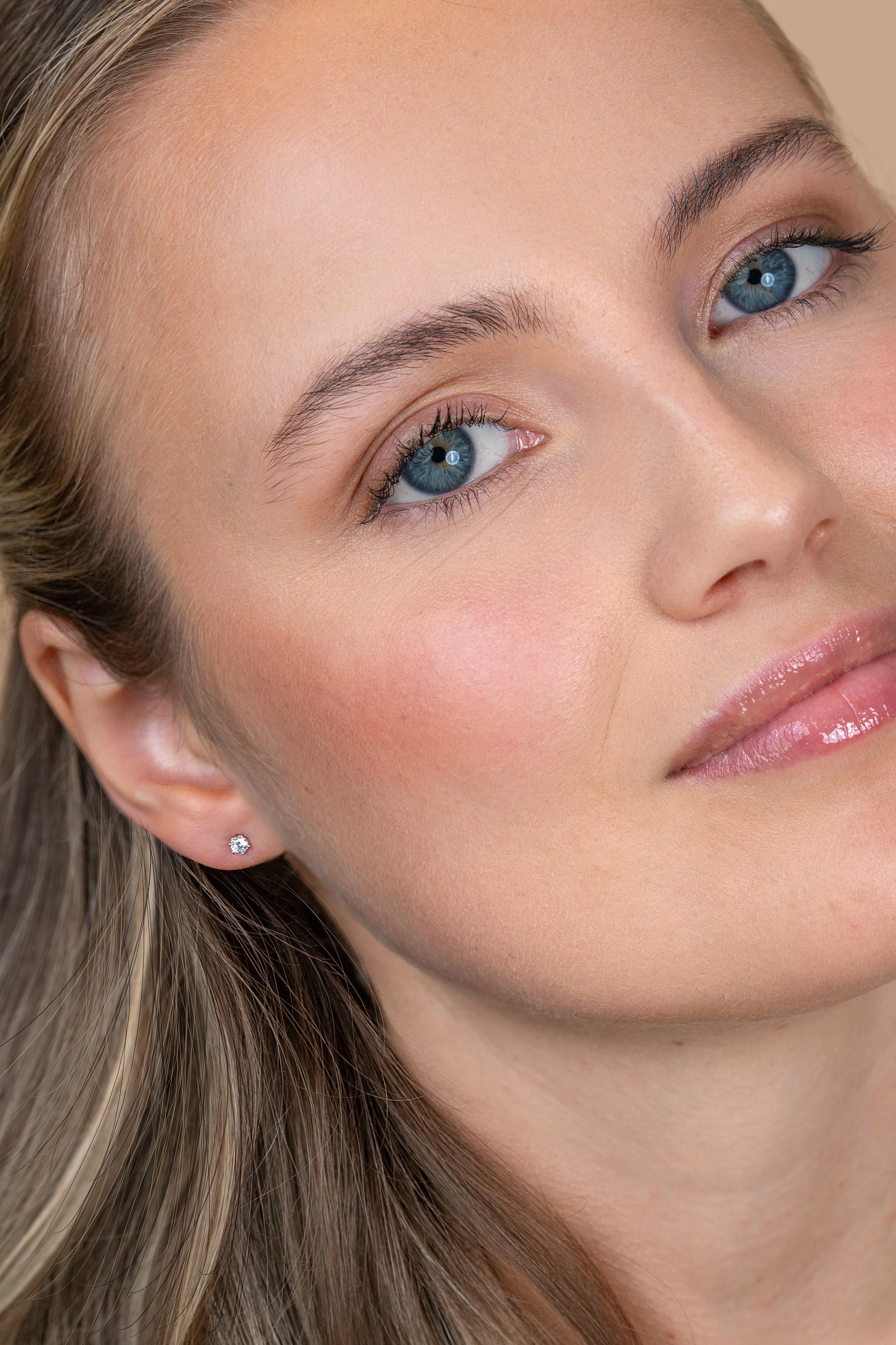 2,5mm ZINZI Gold 14krt gouden oorstekers met ronde witte zirconia in zespootchaton ZGO562