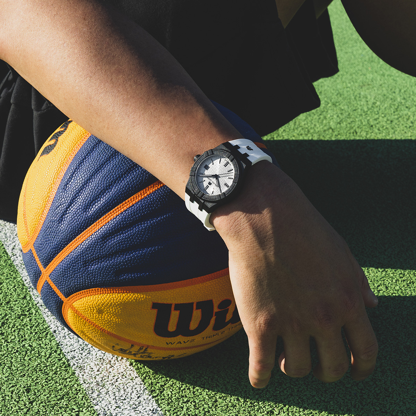 MAURICE LACROIX AIKON TIDE 40MM SPECIAL EDITION FIBA 3X3 WHITE/BLACK AI2008-00YZ1-000-0