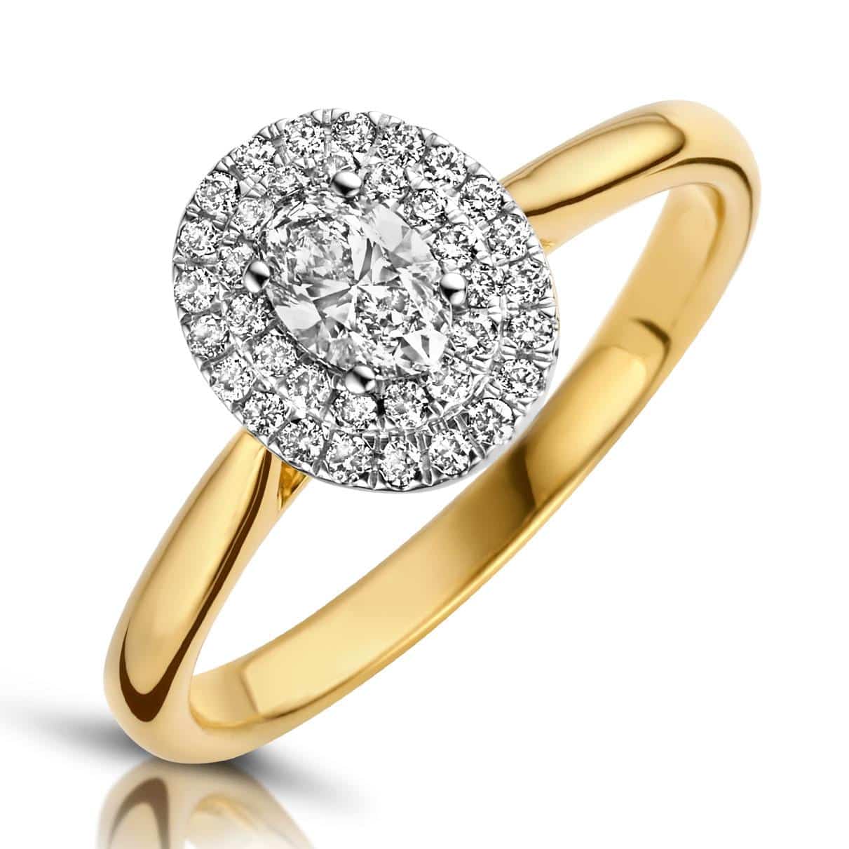 18krt geelgouden ring met 42-0.20ct HSI briljant en 1-0.30ct ovale diamant