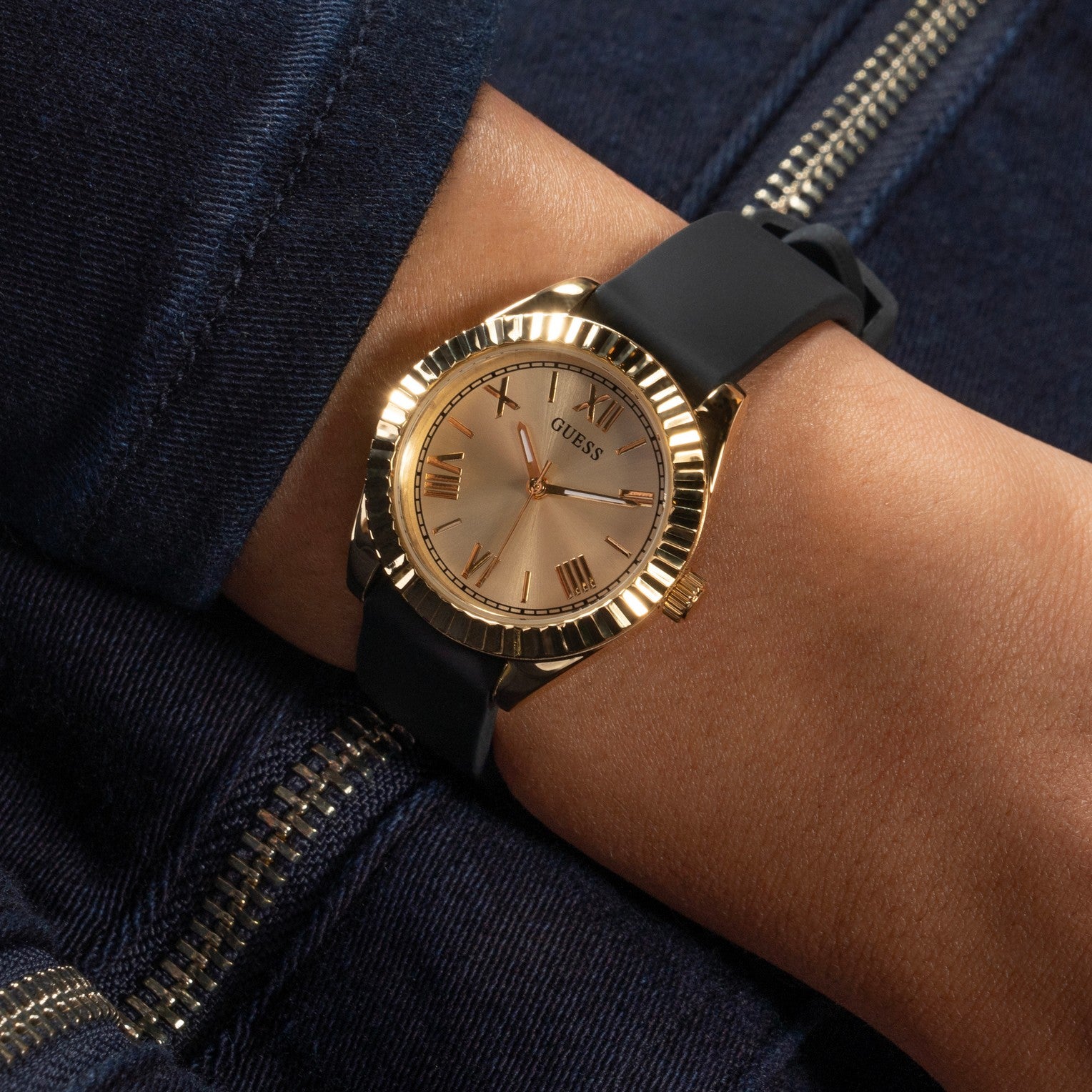 Guess Watches MINI LUNA GW0724L2