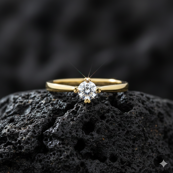 14krt geelgouden hart solitair ring met 0.15ct TW-VS