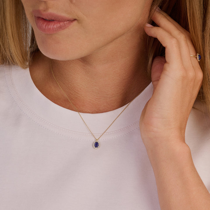 Blush Lab Diamonds Collier LG3021Y - Geelgoud (14k) met 0.13ct Lab grown Diamant en 0.50ct Lab grown saffier