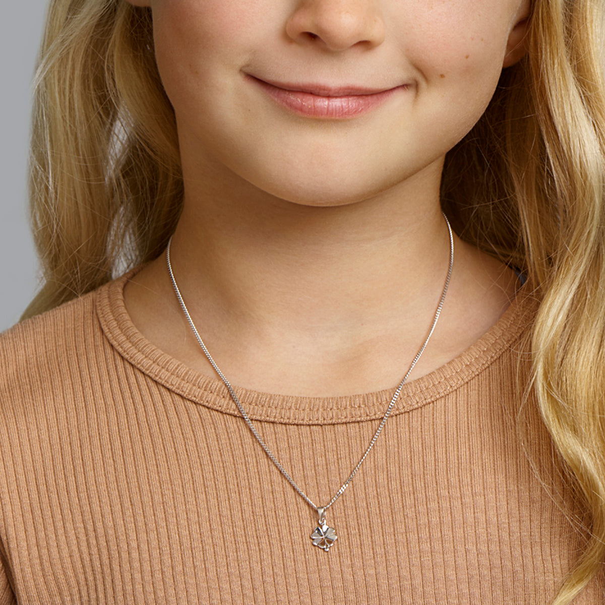 Zilveren hanger klaver | 12,5x8mm