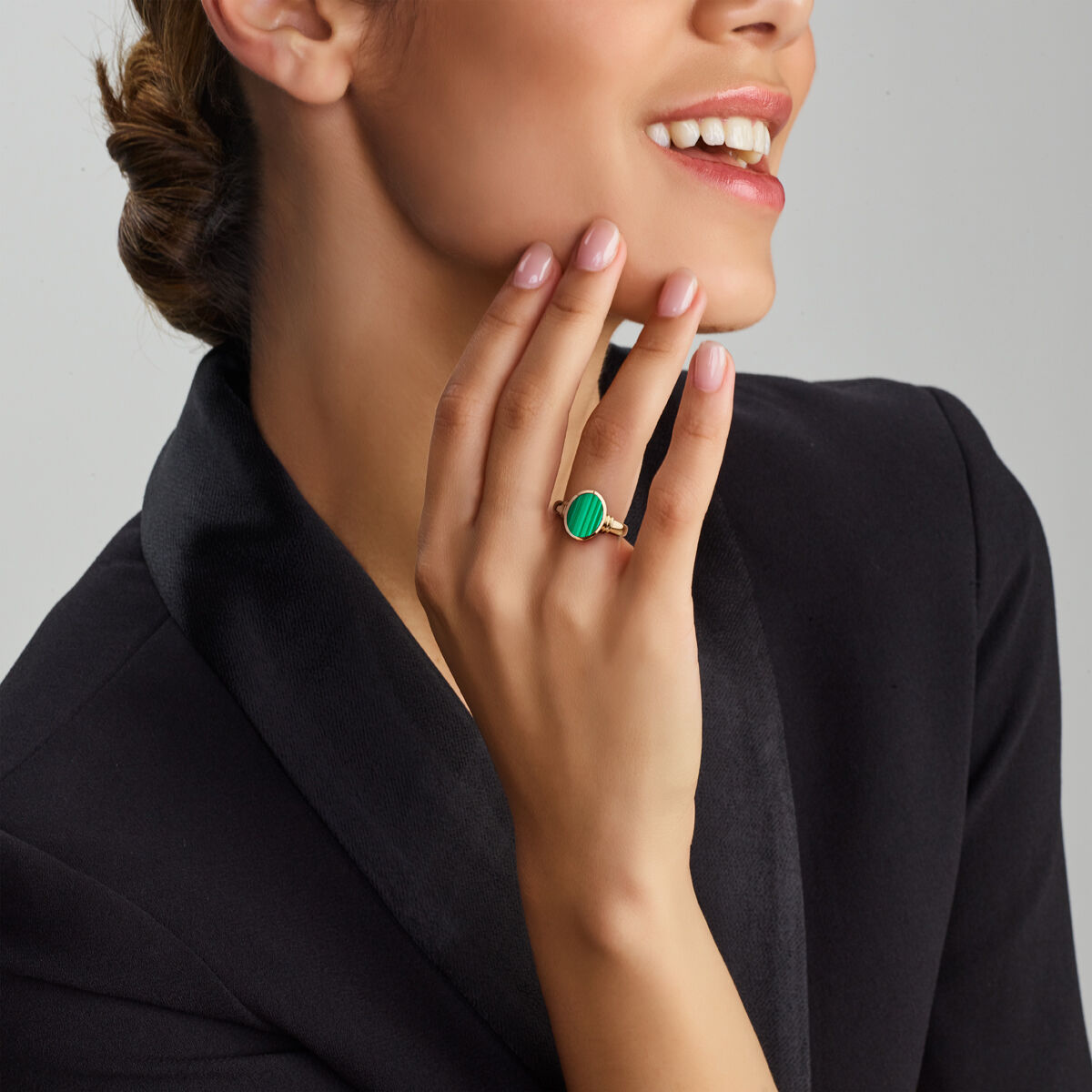 14kt geelgouden zegelring massief malachiet 11 x 8,5mm