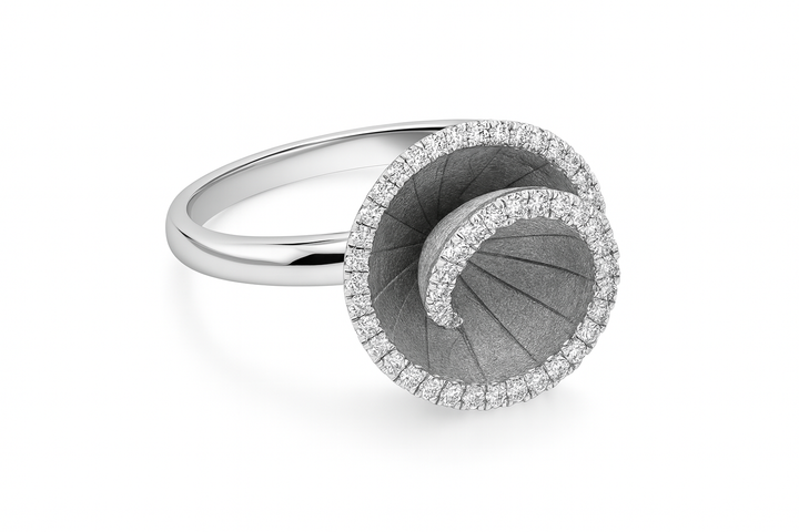 14krt witgouden ring "schelp" met briljant 60-0.30ct HSI