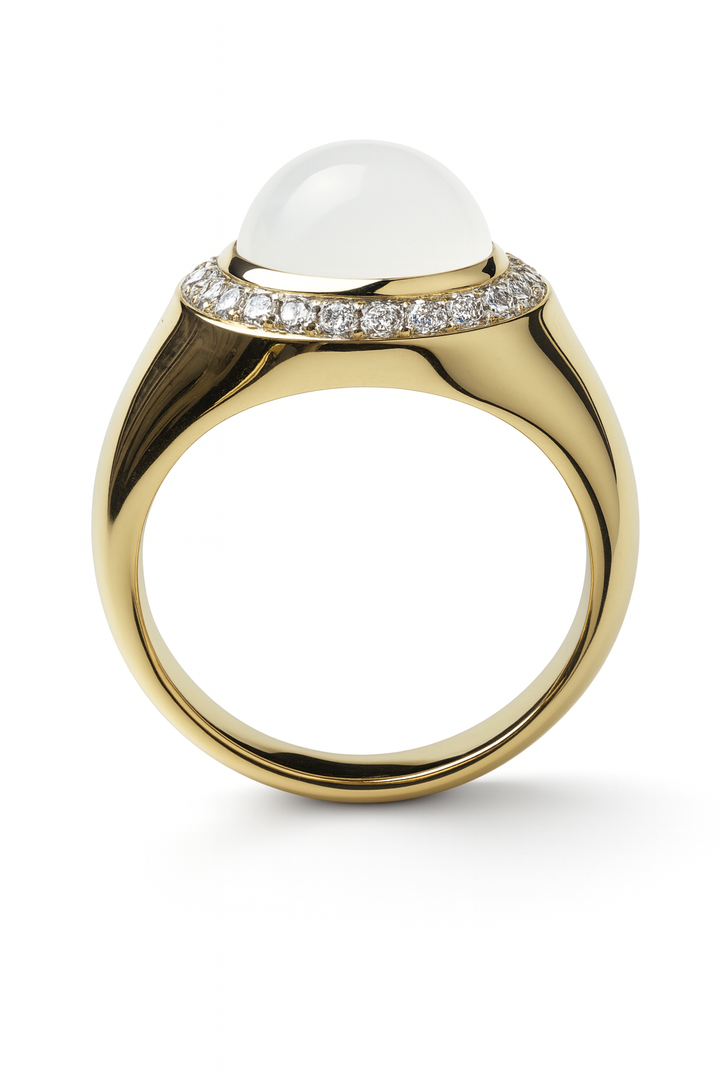 14krt geelgouden ring met maansteen en 0.33ct HSI diamant