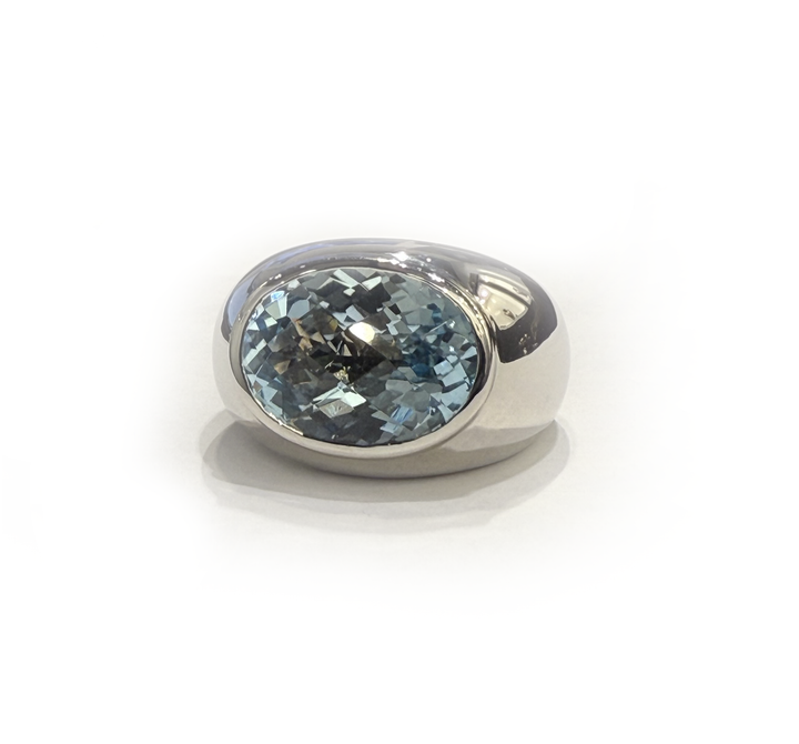 14krt witgouden ring met blauw topaas 11x15mm